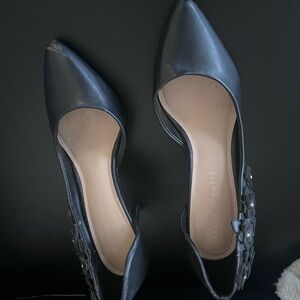 Selling black pair of heels from Kelly and Katie